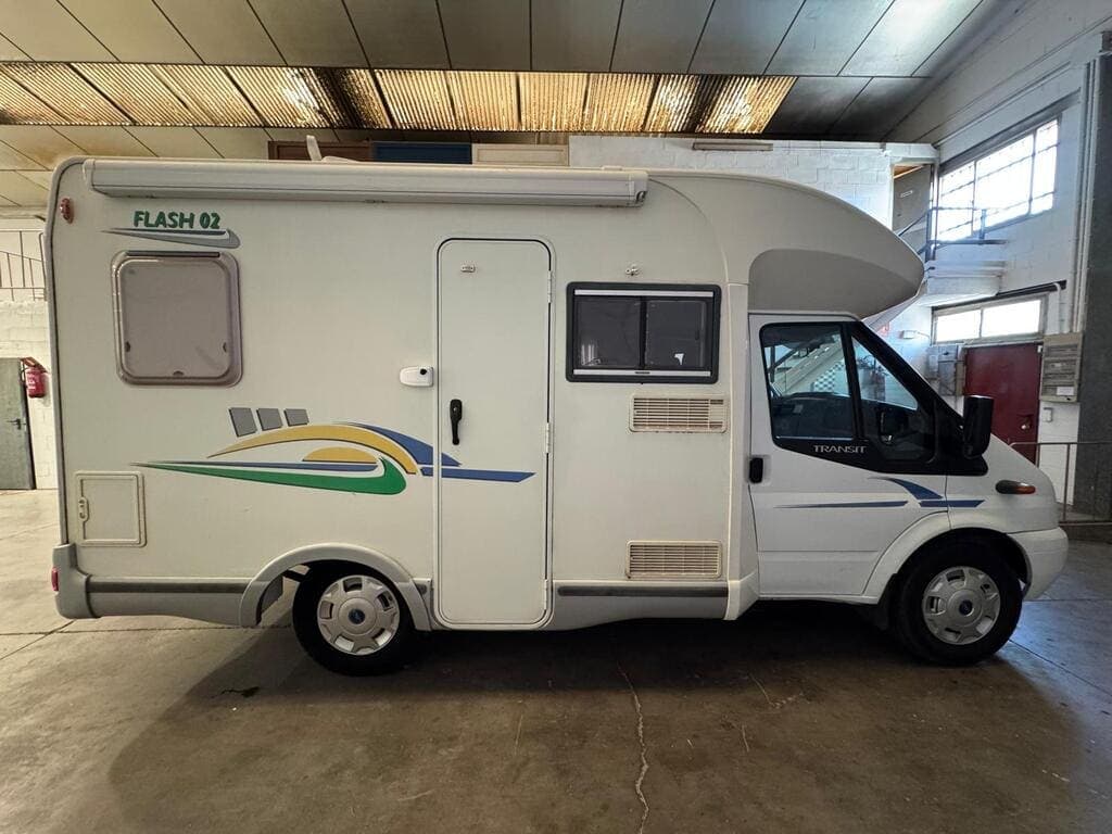 Ford Chausson Flash 02 2.2d 130 foto 3