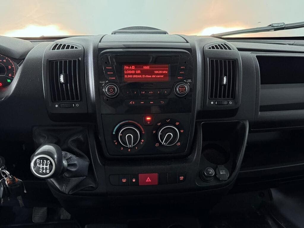 citroen-jumper-timanfaya-l3h2-20-bluehdi-140-3-plazas-011.jpg