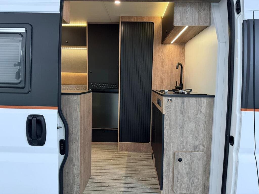 citroen-jumper-timanfaya-l3h2-20-bluehdi-140-3-plazas-016.jpg