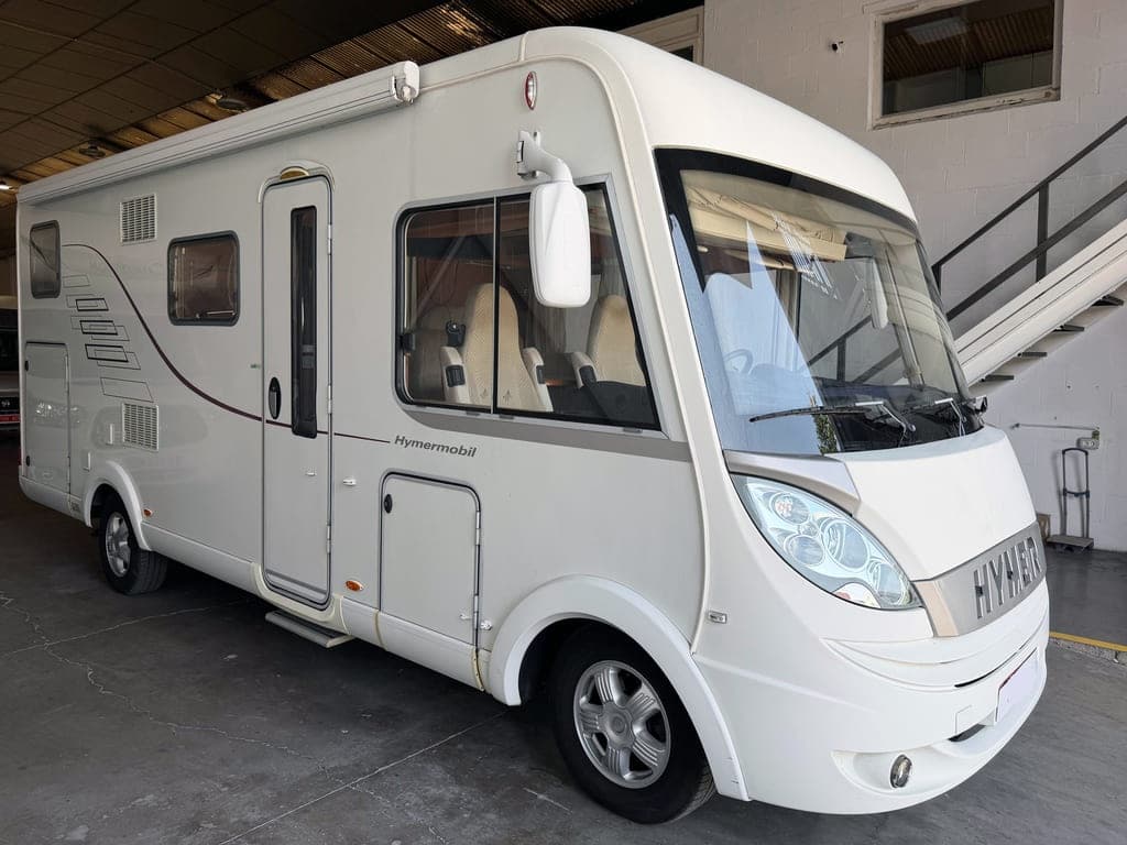 hymer-b578-23d-130-4-plazas-001.jpg