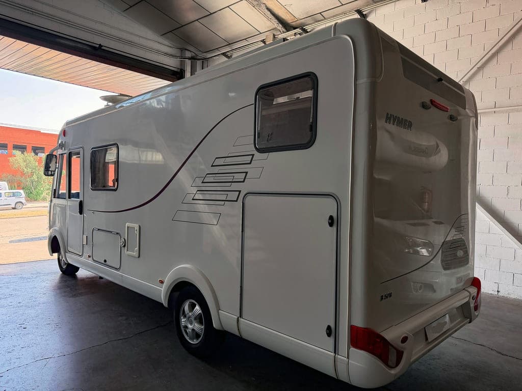 hymer-b578-23d-130-4-plazas-002.jpg