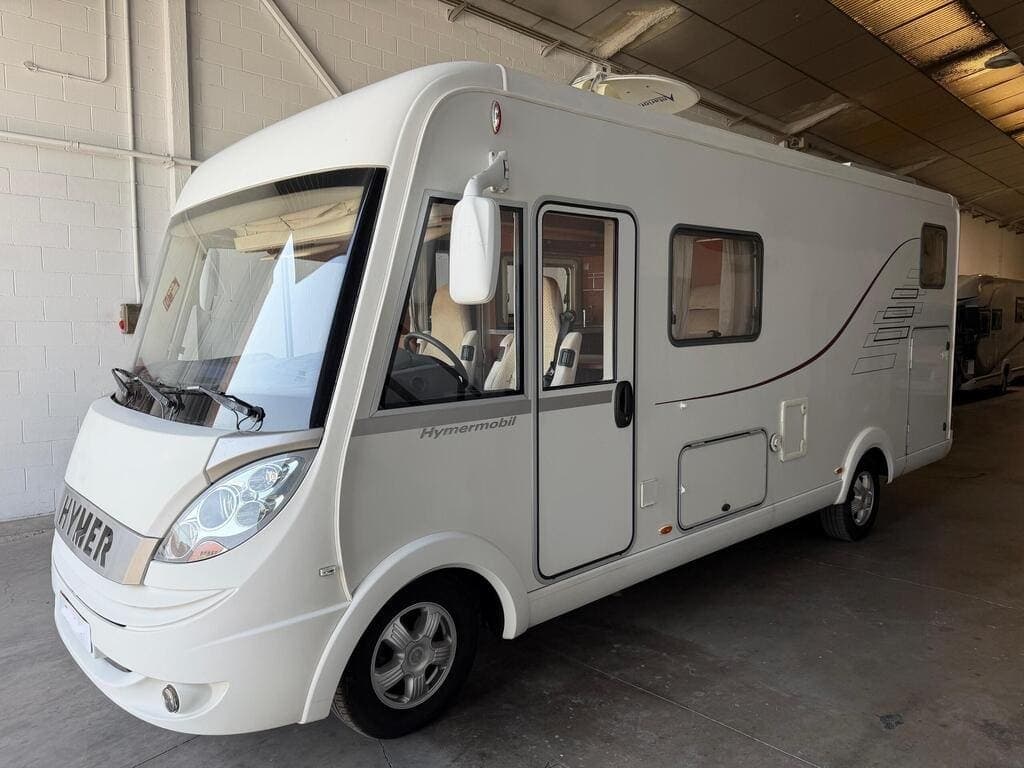 hymer-b578-23d-130-4-plazas-025.jpg