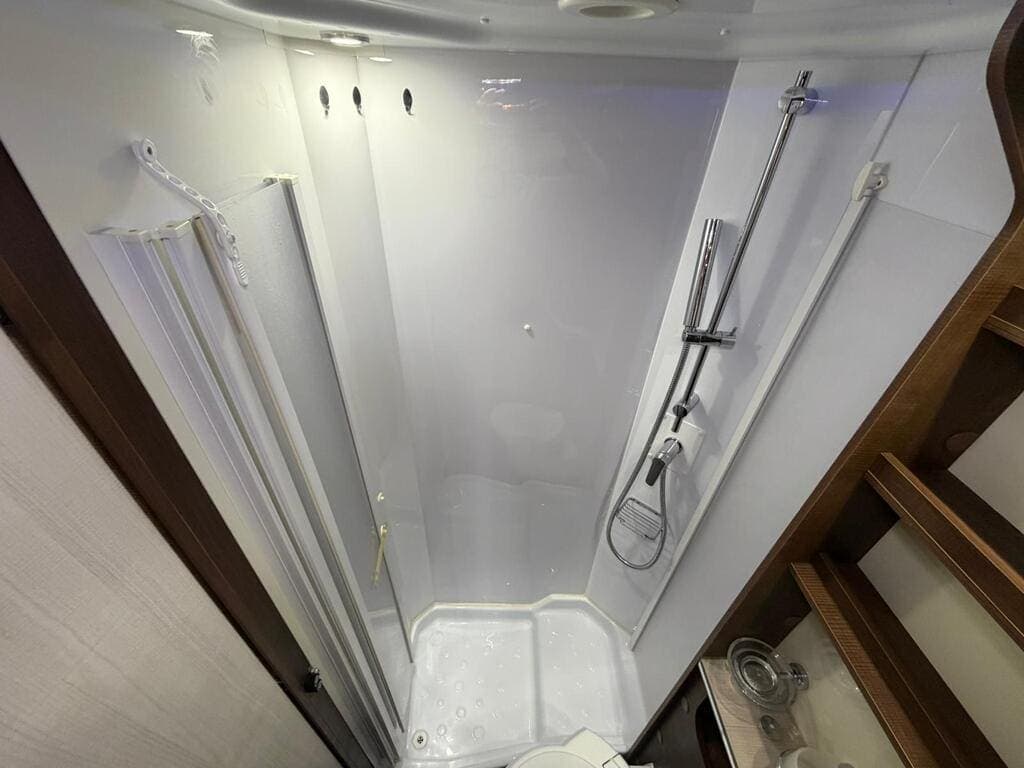 fiat-ducato-mclouis-gold-ness-22-23d-150-6-plazas-026.jpg