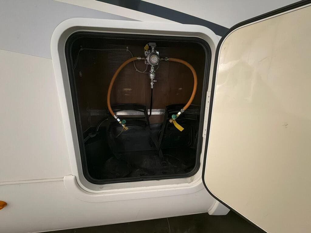 fiat-ducato-mclouis-gold-ness-22-23d-150-6-plazas-040.jpg