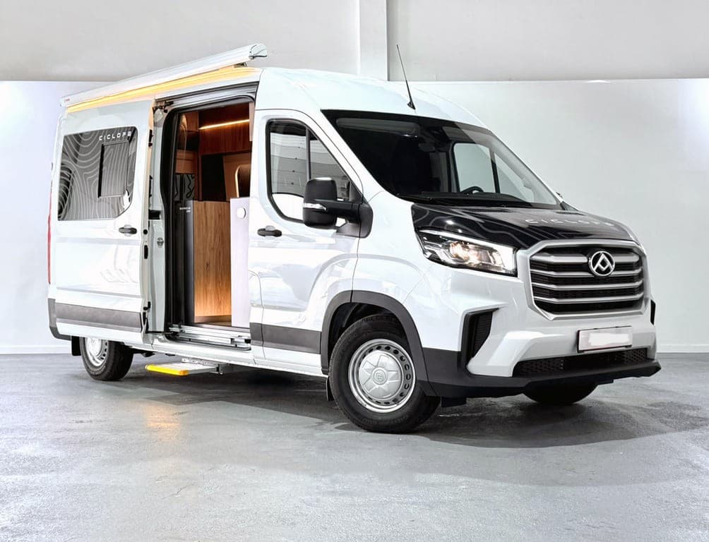 ciclope-camper-mencia-230-20d-150-3-plazas-001.jpg