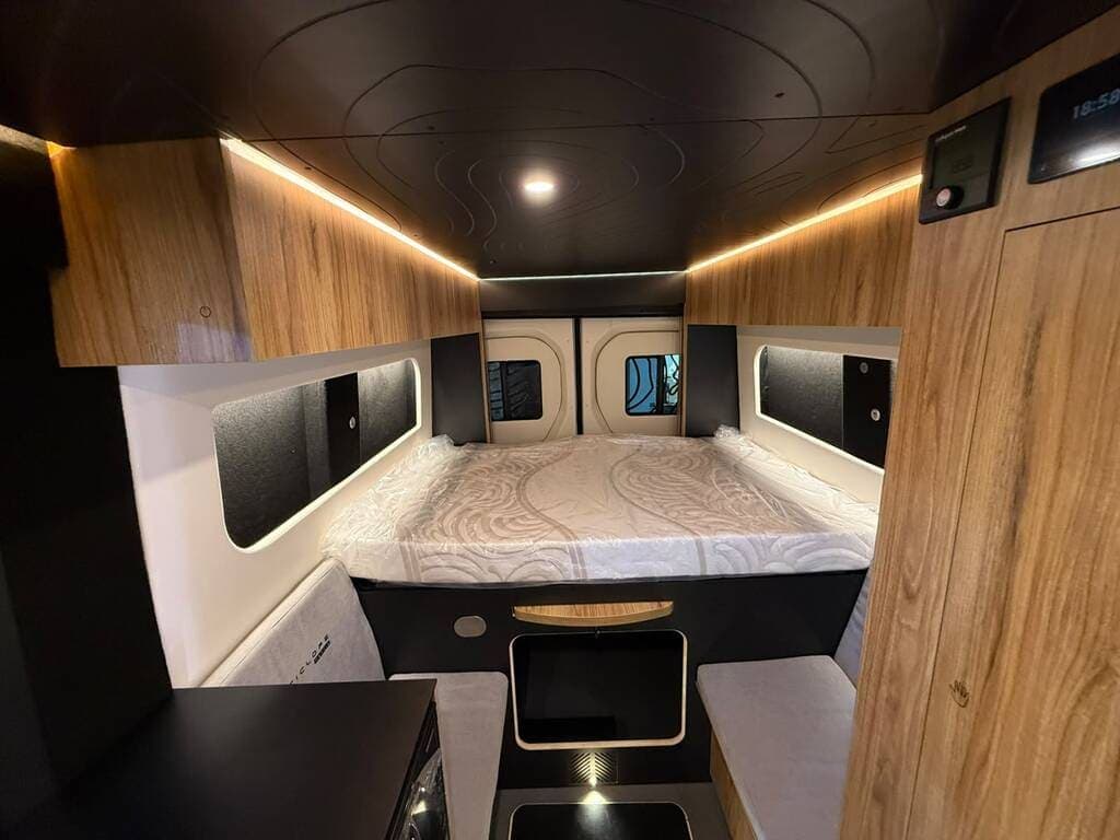 ciclope-camper-mencia-230-20d-150-3-plazas-021.jpg