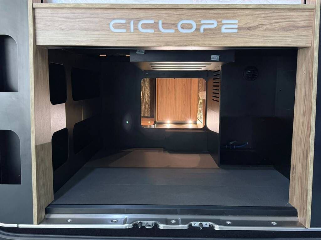 ciclope-camper-mencia-230-20d-150-3-plazas-025.jpg
