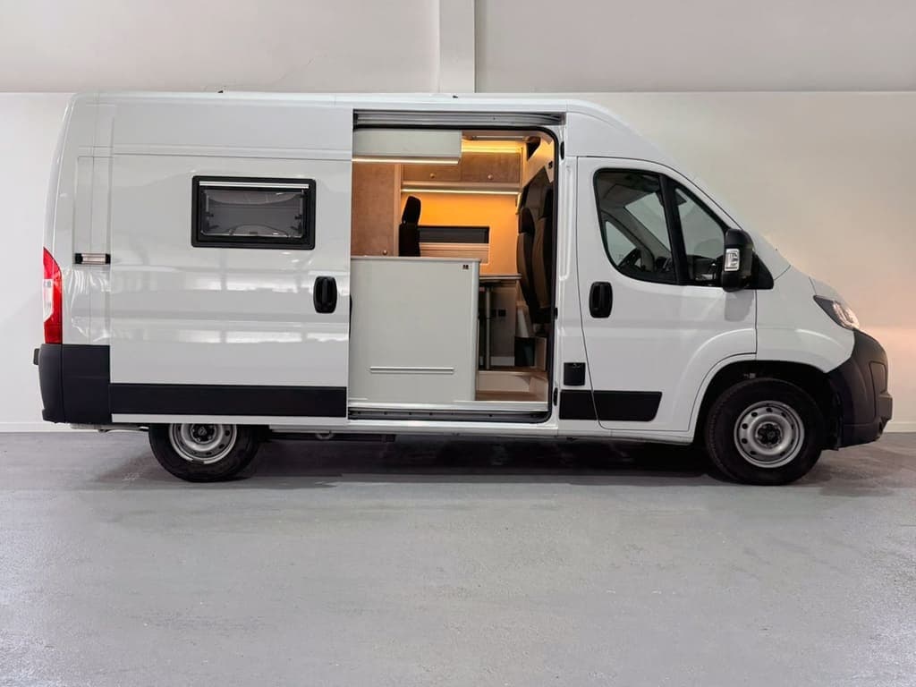 Peugeot Boxer 2024 — Autocaravana de ocasión en Barcelona